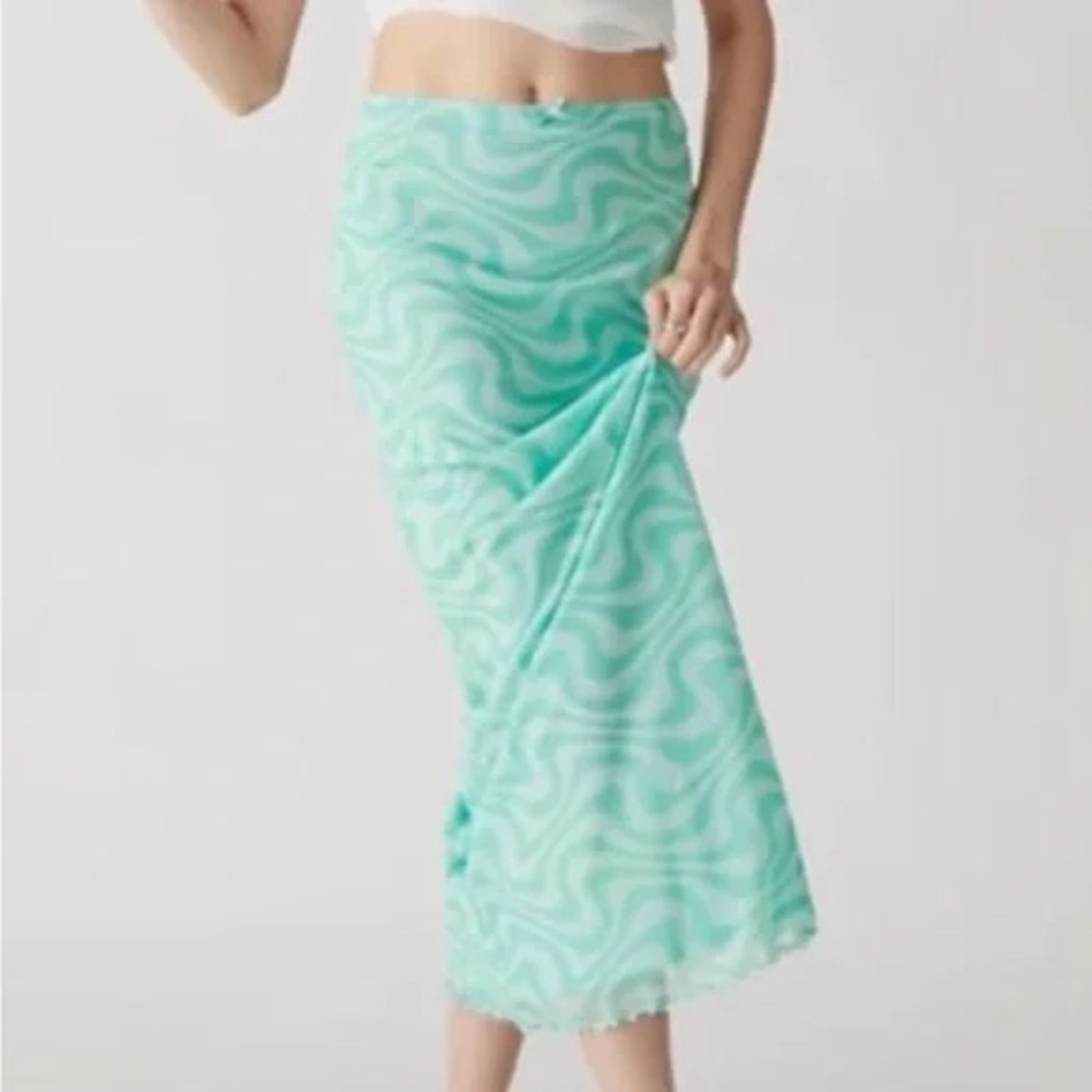 Urban Outfitters Blue/Green Wave Printed Maxi
Mesh Skirt